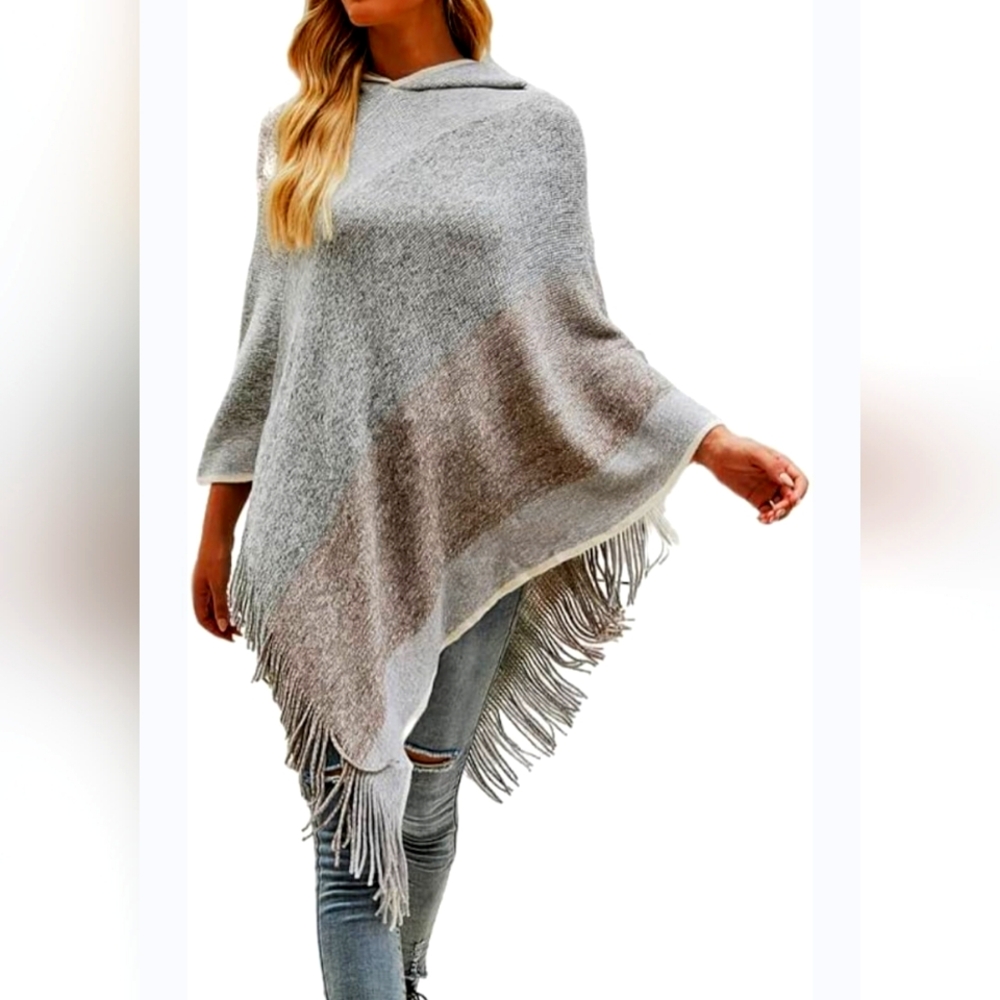 🆕️🌼Elegant Soft Knitted Fringe Hem Poncho🌼 V Neck